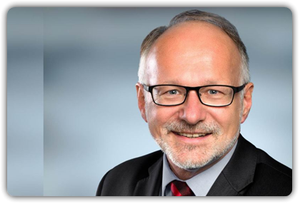President of Emden University, Gerhard Kreutz